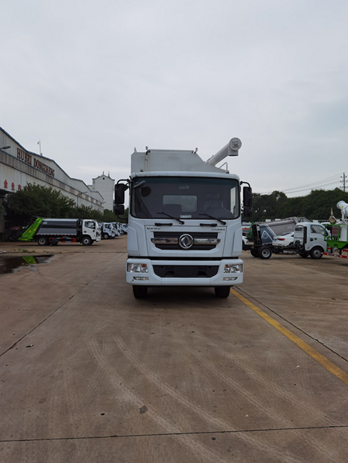 東風(fēng)多利卡D9單橋散裝飼料運輸車